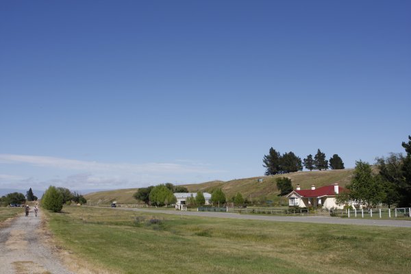 Big Sky Cottage Lauder from rail trail 9101 600x400